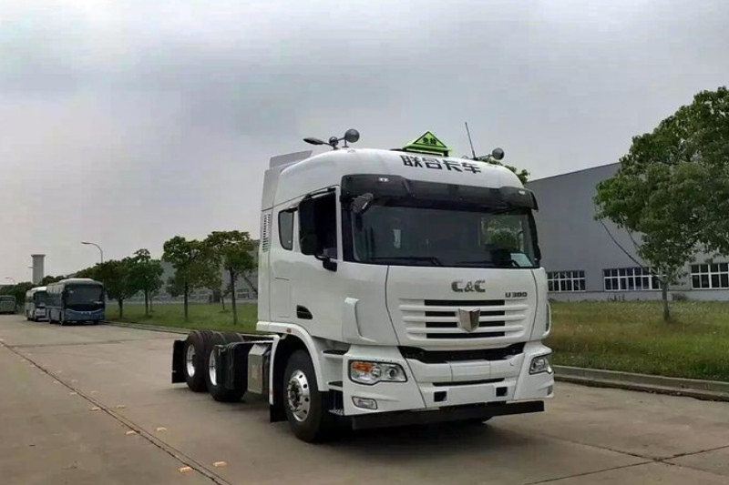 联合卡车 U380重卡 380马力 6X4 国四 危化版牵引车(大单胎)(SQR4251D6ZT4-7)