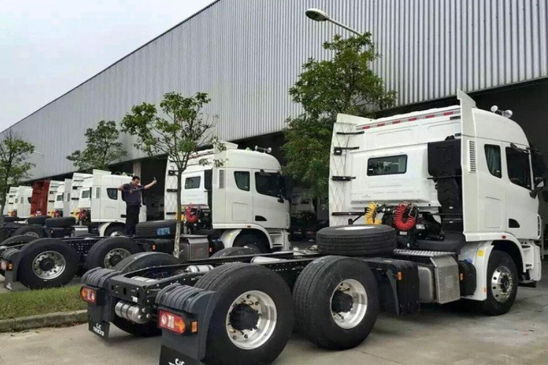 联合卡车 U380重卡 380马力 6X4 国四 危化版牵引车(大单胎)(SQR4251D6ZT4-7)