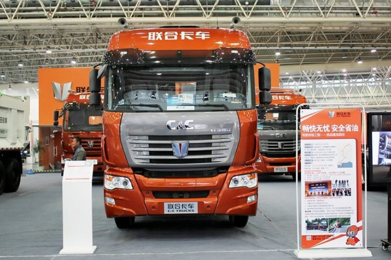 联合卡车u480重卡480马力6x4国四牵引车sqr4251d6zt44
