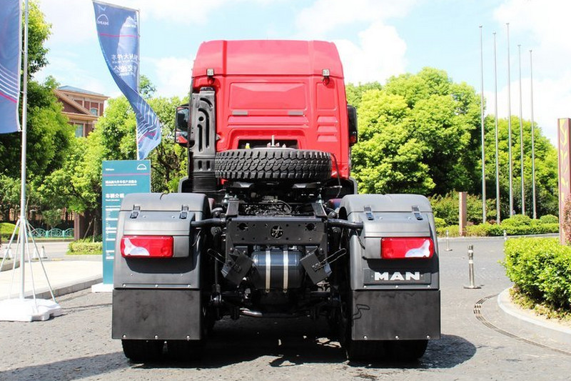 曼(MAN) TGS BBS系列重卡 540马力 国四 6X6牵引车(型号:33.540)