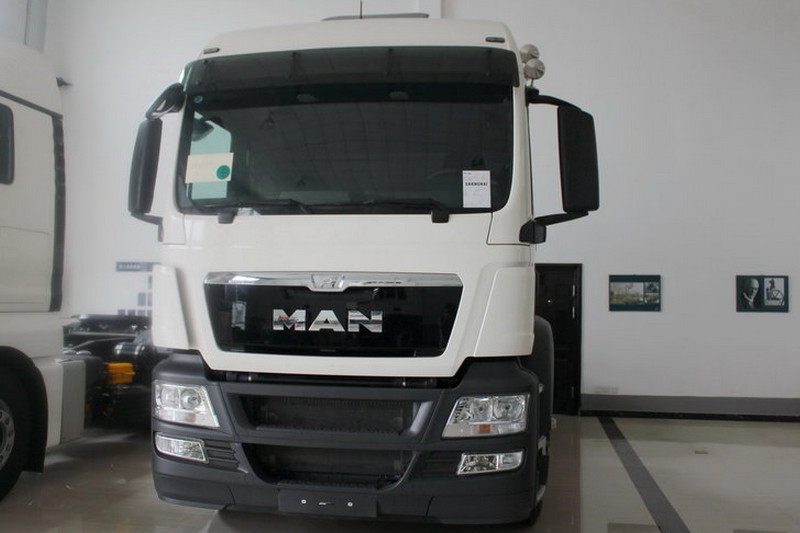 曼(MAN) TGS BLS-WW系列重卡 440马力 国四 6X2牵引车(型号:28.440 短轴距）