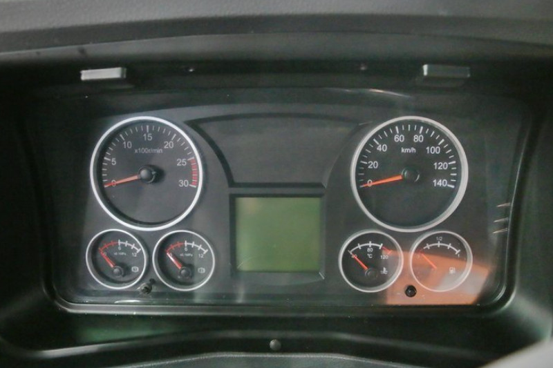 联合卡车 V340重卡 340马力 6X2 LNG 国五 牵引车(富华轮边减速桥)(SQR4252N6ZT2-3)