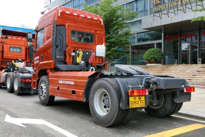  联合卡车 V290重卡 290马力 4X2 国四 牵引车(SQR4181D6Z-3)