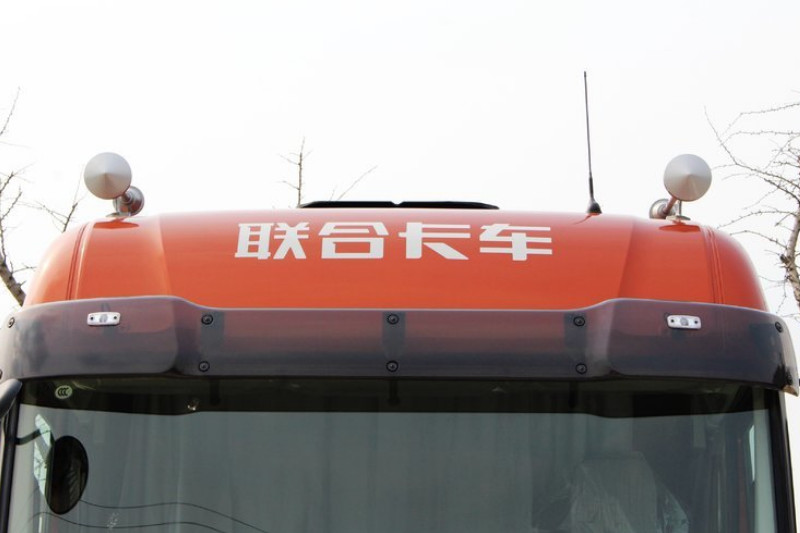 联合卡车 U480重卡 480马力 6X4 国四 牵引车(蓬翔轮边减速桥)(SQR4251D6ZT4-6)
