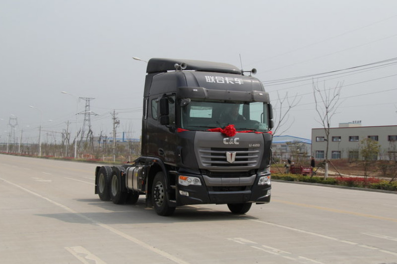 联合卡车 U420重卡 420马力 6X4 国四 牵引车(SQR4251D6ZT4-6)