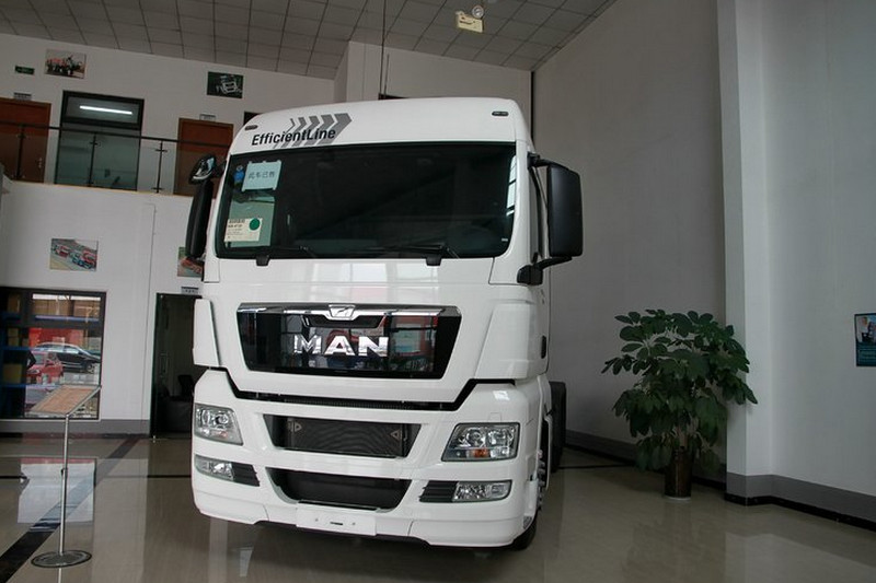 曼(MAN) TGX EfficientLine重卡 480马力 国四 6X2R牵引车(高效版)