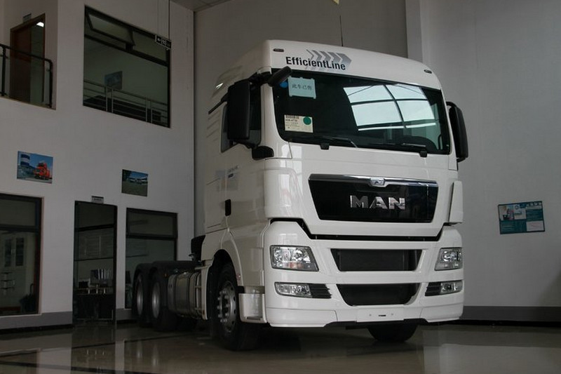 曼(MAN) TGX EfficientLine重卡 480马力 国四 6X2R牵引车(高效版)