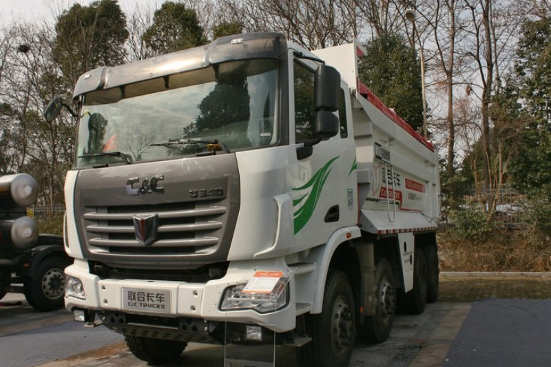 联合卡车U340 340马力 6X4 5.6米LNG 国五 自卸车(SQR3252N6T4)