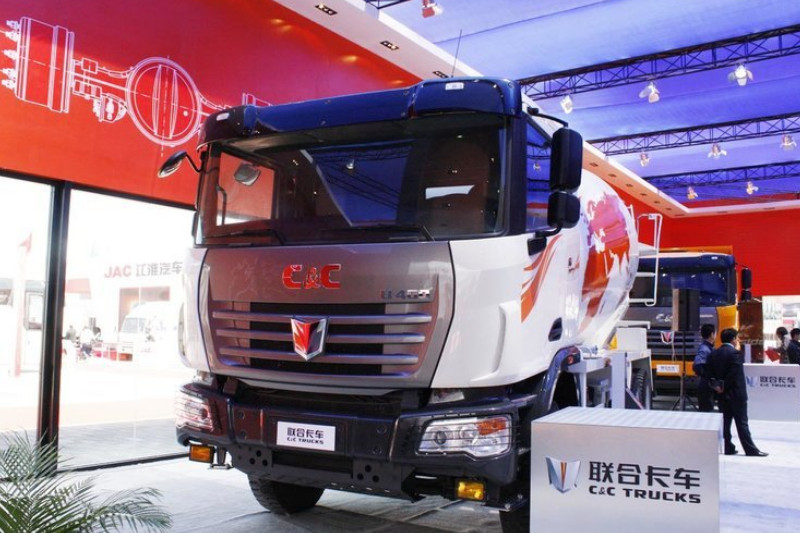 联合卡车U400 400马力 6X4 国三 混凝土搅拌车(SQR5250GJBD6T4-1)