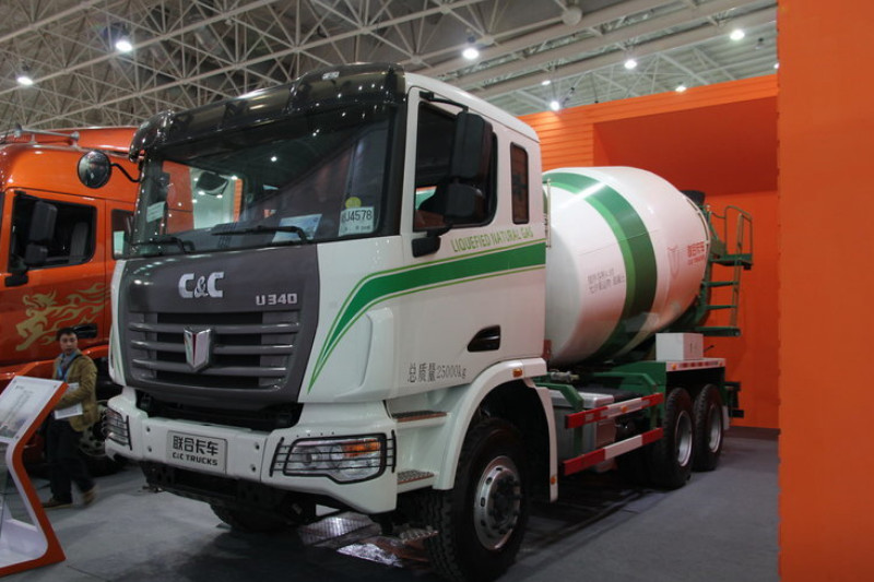 联合卡车U340 340马力 6X4 LNG 国四 混凝土搅拌车(SQR5251GJBN6T4)