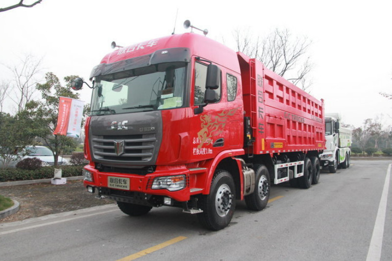 联合卡车U380 380马力 8X4 8.2米 国四 自卸车(蓬翔轮边减速桥)(SQR3311D6T6-3)