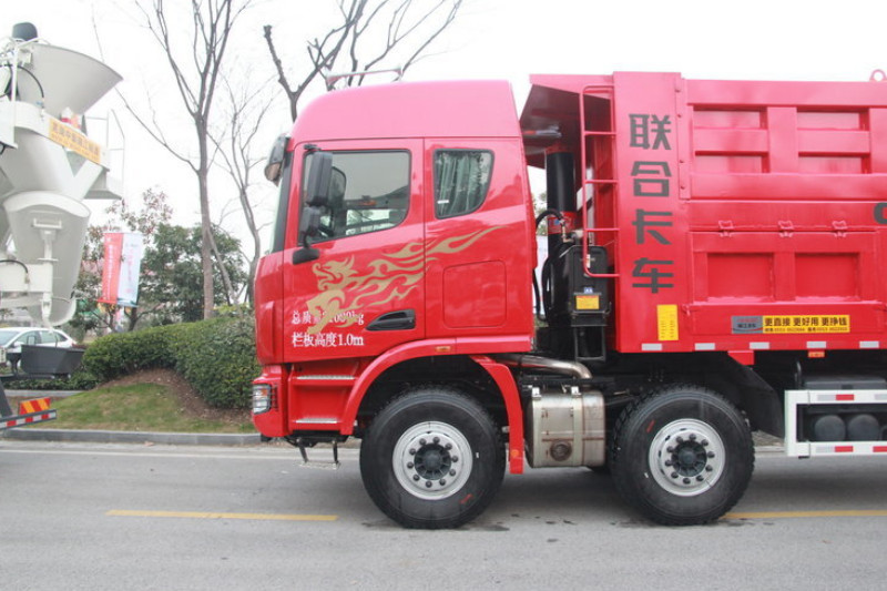 联合卡车U380 380马力 8X4 8.2米 国四 自卸车(蓬翔轮边减速桥)(高顶)(SQR3311D6T6-3)