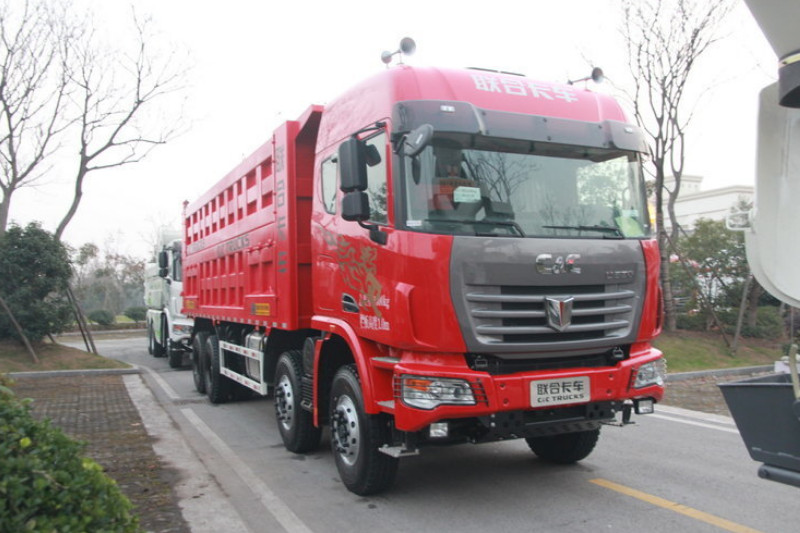 联合卡车U390 标载型 390马力 8X4 8.2米 国五 自卸车(QCC3312D656-3)