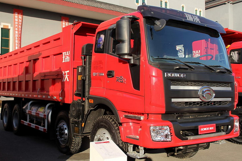 福田 瑞沃RB2 300马力 8X4 7.2米 国五 LNG自卸车(BJ3315DNPJC-6)