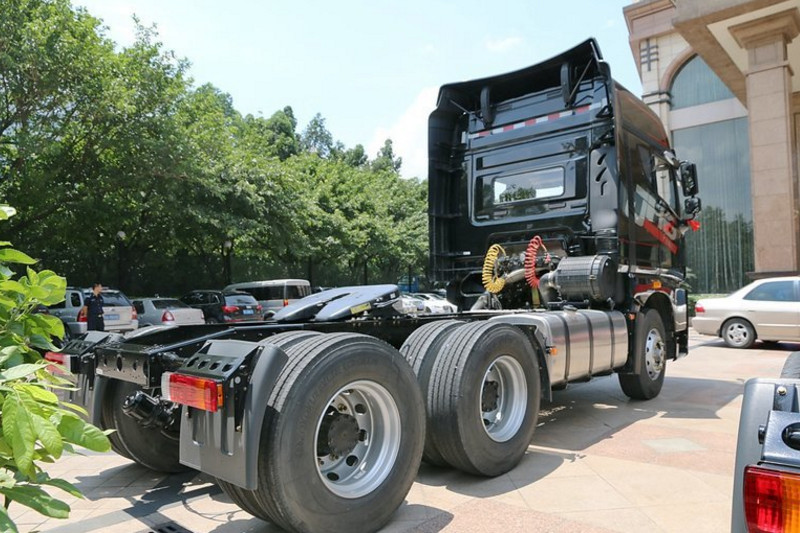 一汽解放青汽 JH6重卡 460马力 6X4 国四牵引车(CA4250P25K2T1E4)