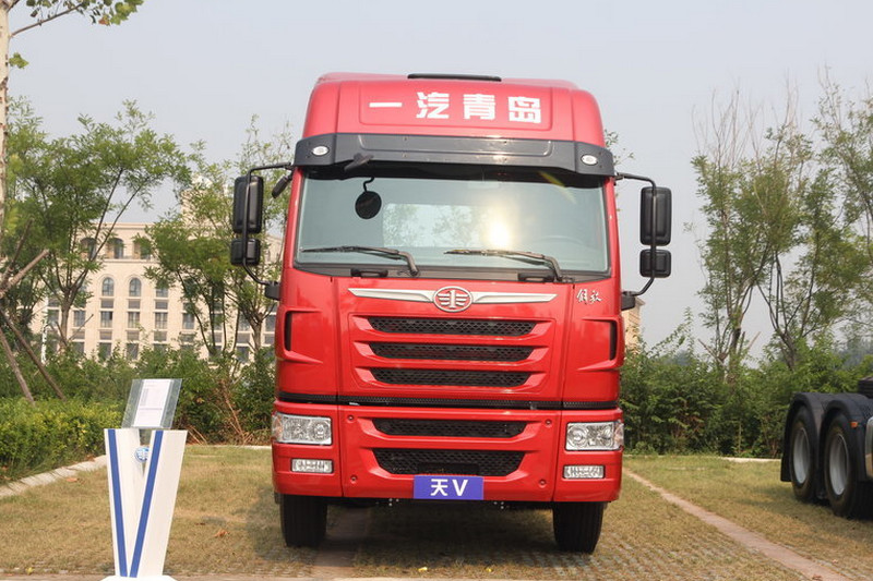 一汽解放青汽 天V重卡 375马力 6X4 国五牵引车(CA4256P2K15T1E5A80)