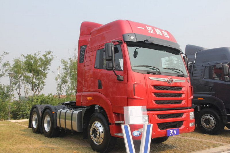 一汽解放青汽 天V重卡 375马力 6X4 国五牵引车(CA4256P2K15T1E5A80)