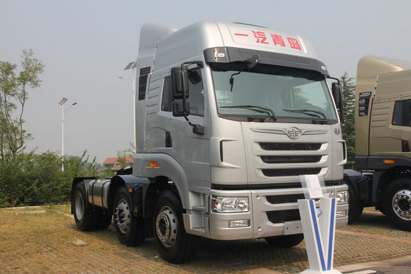 一汽解放青汽 天V重卡 350马力 6X2 国四牵引车(CA4226P2K2T3E4A80)