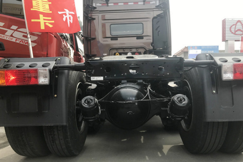 一汽解放青汽 JH6重卡 460马力 6X4 国五牵引车(CA4250P25K2T1E5A)