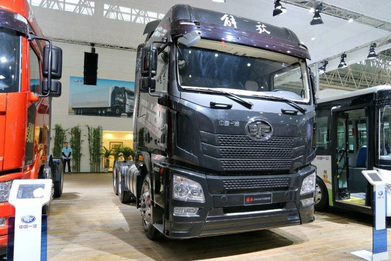 一汽解放青汽 JH6重卡 460马力 6X4 国四牵引车(后桥:457冲焊桥)