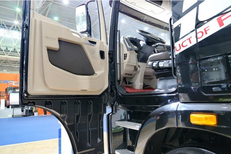 一汽解放青汽 JH6重卡 460马力 6X4 国四牵引车(后桥:457冲焊桥)