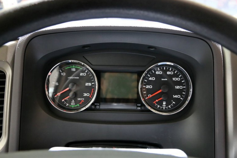 一汽解放青汽 JH6重卡 460马力 6X4 国四牵引车(后桥:457冲焊桥)