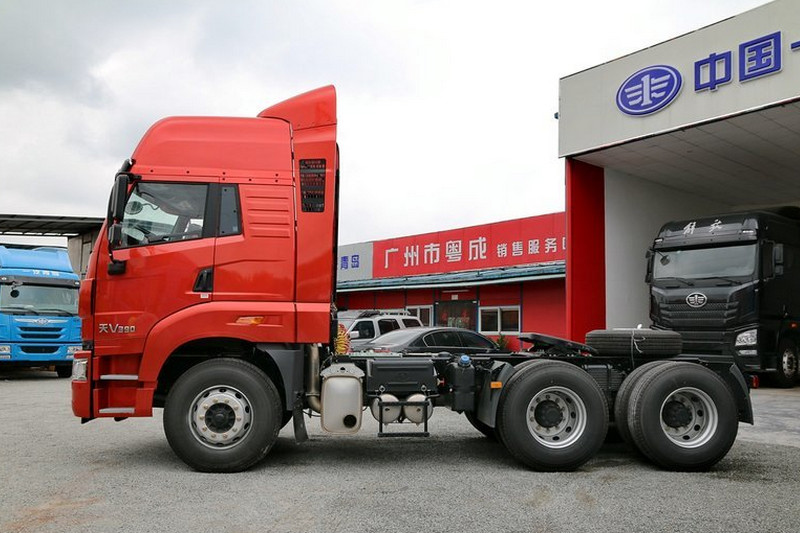 一汽解放青汽 天V重卡 390马力 6X4 国四牵引车(CA4259P2K2T1E4A80)