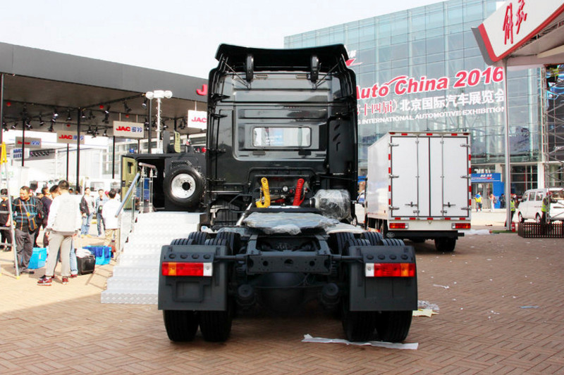 一汽解放青汽 JH6重卡 460马力 6X4 国四牵引车(CA4250P25K2T1E4)
