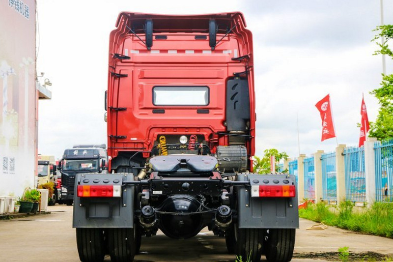 一汽解放青汽 JH6重卡 400马力 6X4 国五牵引车(CA4250P25K15T1NE5A80)