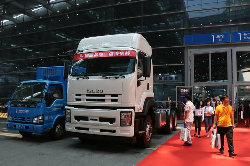 庆铃 VC46重卡 350马力 6X4 国四 牵引车(QL4250UKCZ)