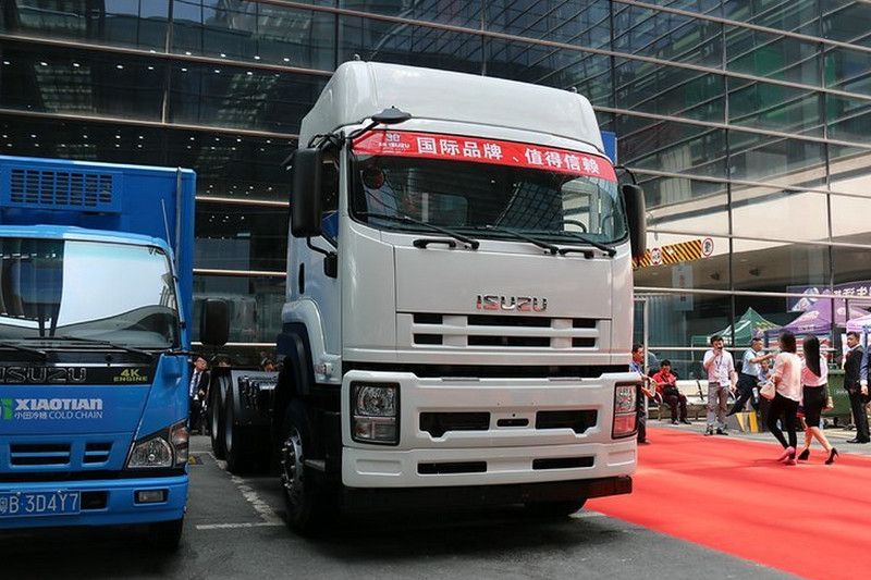 庆铃 VC46重卡 350马力 6X4 国四 牵引车(QL4250UKCZ)