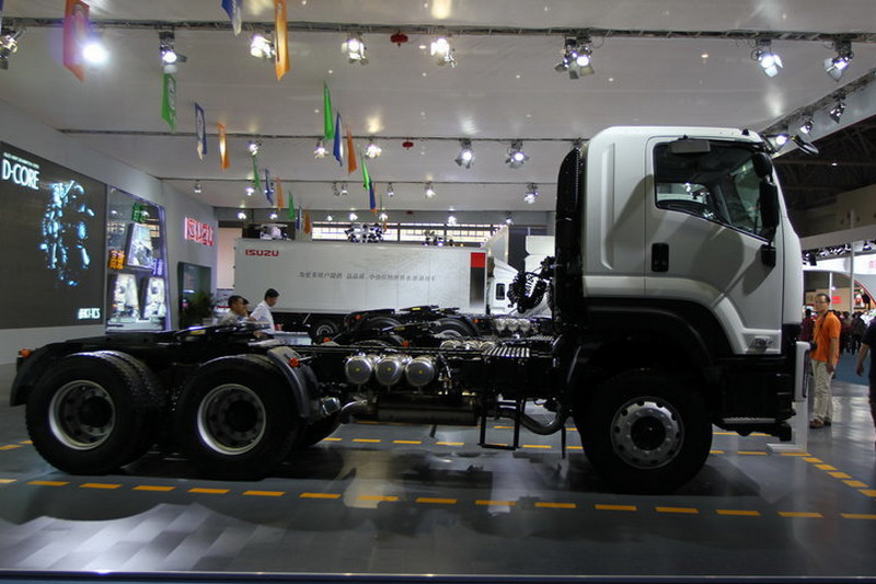 庆铃 VC46重卡 350马力 6X4 国四 牵引车(QL4250UKCZ)