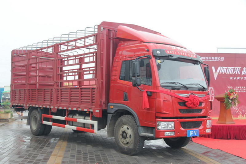 一汽解放青汽 龙V中卡 180马力 4X2 6.8米 国四仓栅式载货车(CA5167CCYPK2L2E4A80-1)