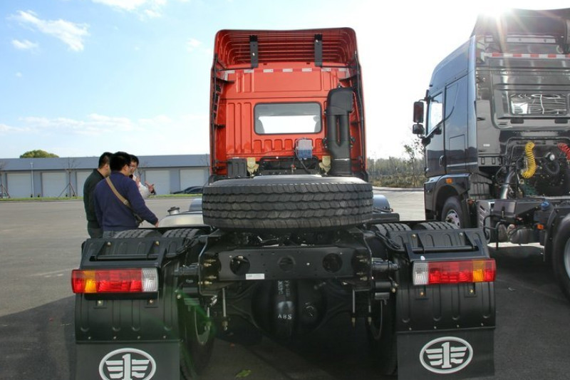 一汽解放青汽 悍V重卡 350马力 6X2 国四牵引车(CA4227P1K15T3E4A80)