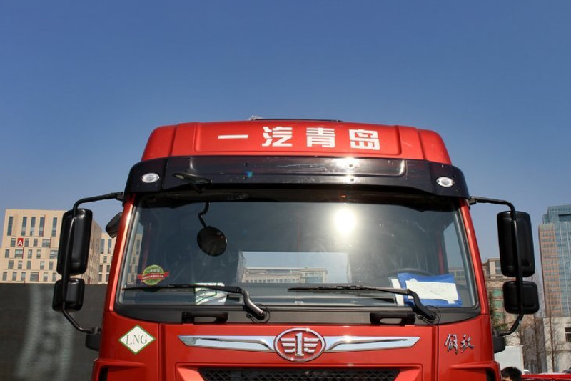 一汽解放青汽 悍V重卡 350马力 6X2 国四牵引车(双油箱)(CA4227P1K15T3E4A80)