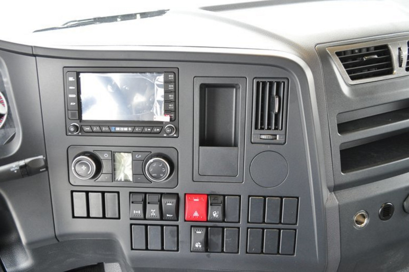 陕汽重卡 德龙X3000 黄金版 轻量化 500马力 6X4 国五牵引车(SX4250XC4Q2)