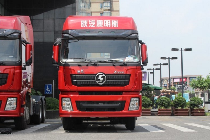 陕汽康明斯 德龙X3000 轻量化版 440马力 6X4 国五牵引车(SX42584W324C)