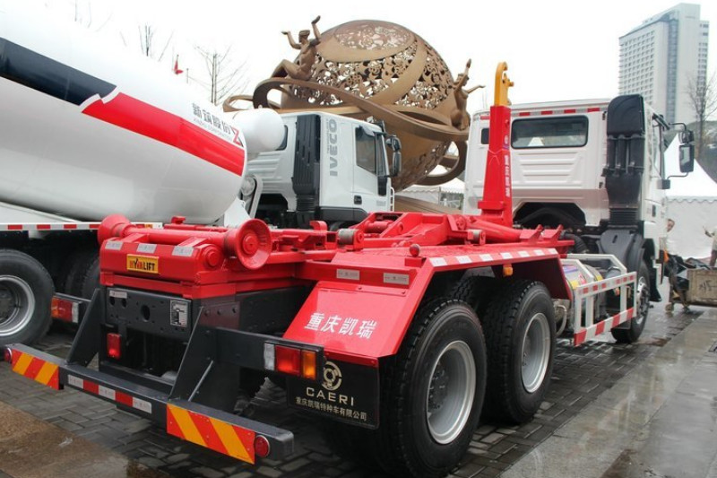 红岩 杰狮M100 280马力 6X4 LNG 国四 可卸式垃圾车(QYZ5253ZXX4)