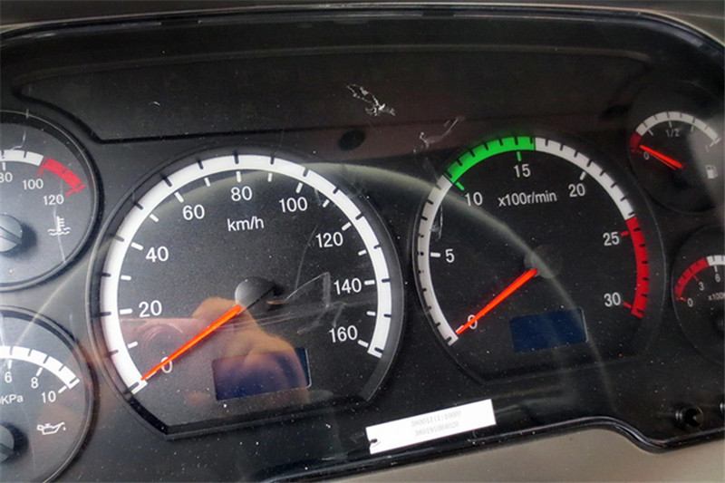 江淮 格尔发A5W重卡 标载型 290马力 8X4 9.5米 国四排半仓栅式载货车(法士特9档)(HFC5311CCYP2K4H45F)