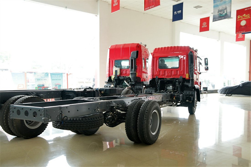 江淮 格尔发A5L中卡 180马力 4X2 6.2米 国五排半仓栅式载货车(HFC5161CCYP3K2A47S3V)