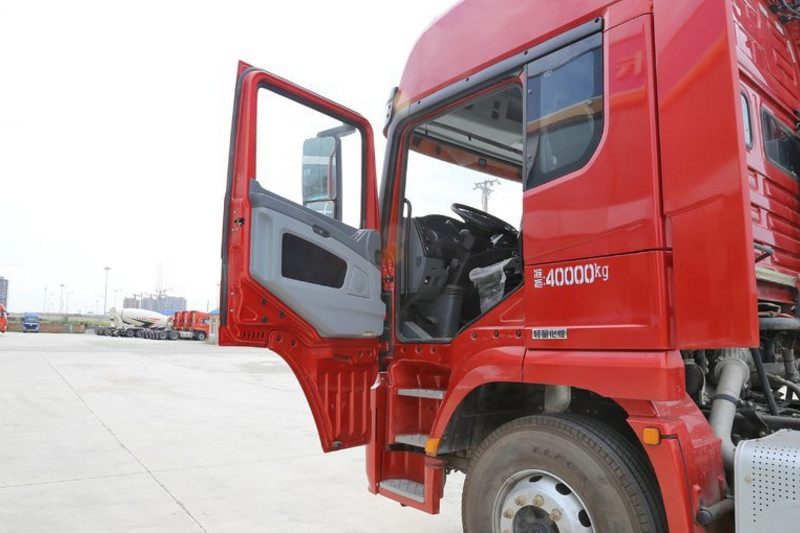 陕汽重卡 德龙X3000 430马力 6X4 国四牵引车(SX42564T324)