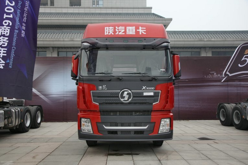 陕汽重卡 德龙X3000 轻量化版 480马力 6X2 国五牵引车(SX42584Y279)