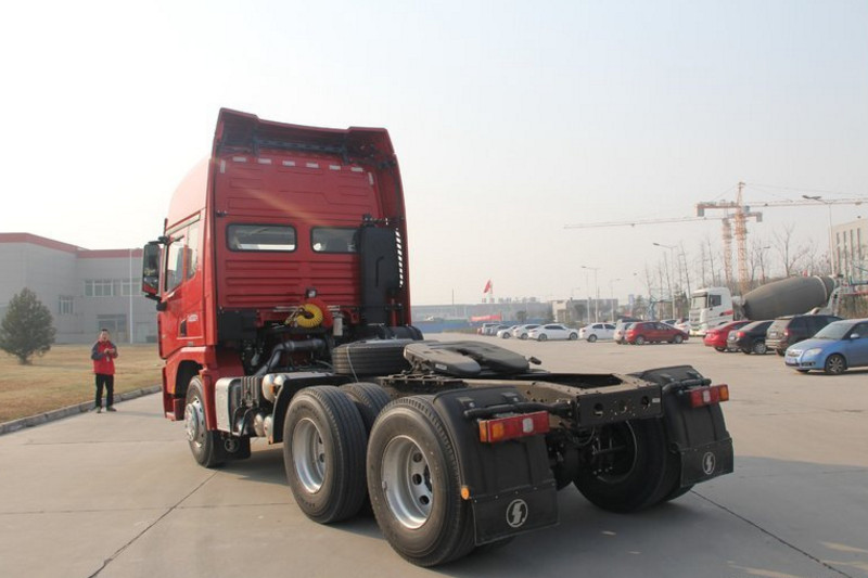 陕汽康明斯 德龙X3000 轻量化 钜惠版 440马力 6X4 国五牵引车(SX4250XC4Q)
