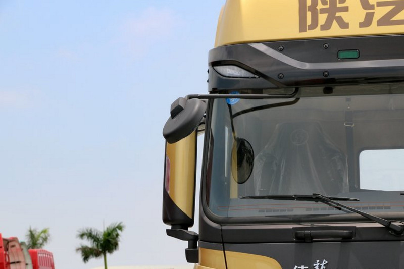 陕汽重卡 德龙X3000 480马力 6X4 国四牵引车(SX42564Y324)
