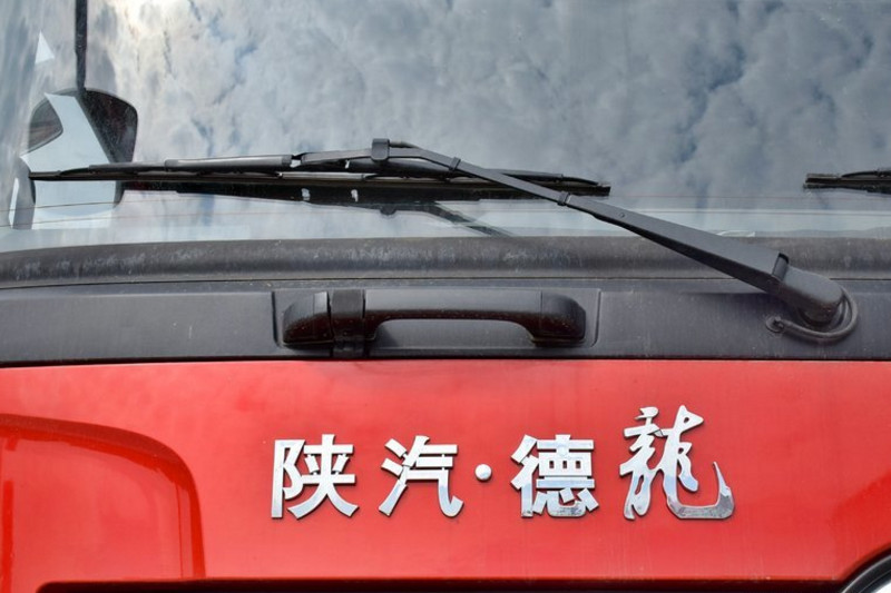 陕汽重卡 德龙X3000 超强版 430马力 6X4 国四牵引车(SX42564T324)