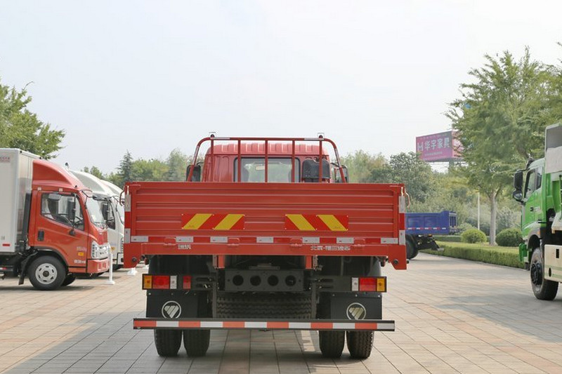 福田 瑞沃Q5中卡 168马力 4X2 6.7米 国四 栏板载货车(BJ1165VKPEG-1)