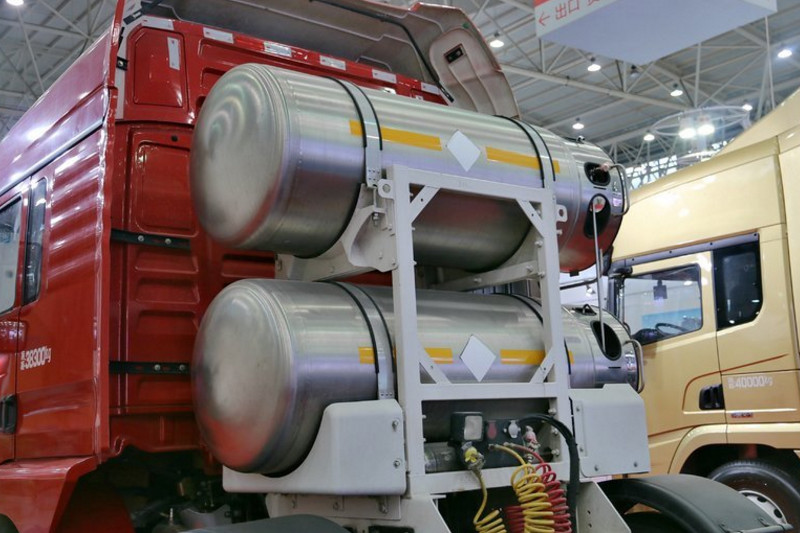 陕汽重卡 德龙新M3000 350马力 6X2 LNG 国五牵引车(SX4258GR279TL)