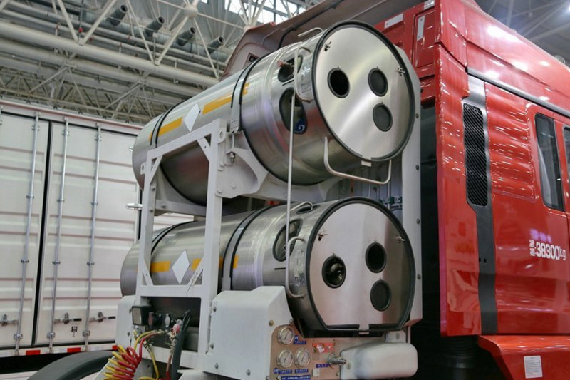 陕汽重卡 德龙新M3000 350马力 6X2 LNG 国五牵引车(SX4258GR279TL)