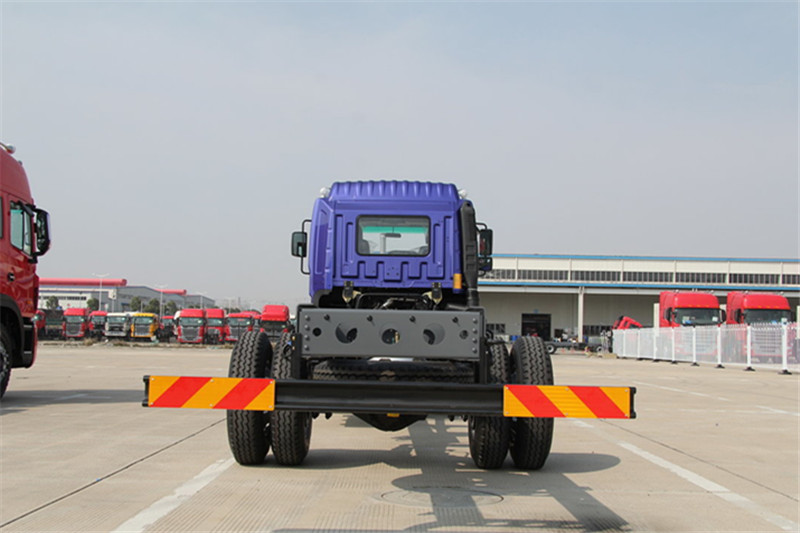 江淮 格尔发K3W重卡 290马力 8X4 9.5米 国四排半仓栅式载货车(HFC5311CCYP2K4H45F)