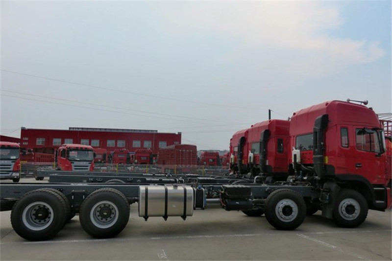 江淮 格尔发K3系列重卡 270马力 8X4 9.5米 国四载货车(底盘)(HFC1311P2K4H45F)